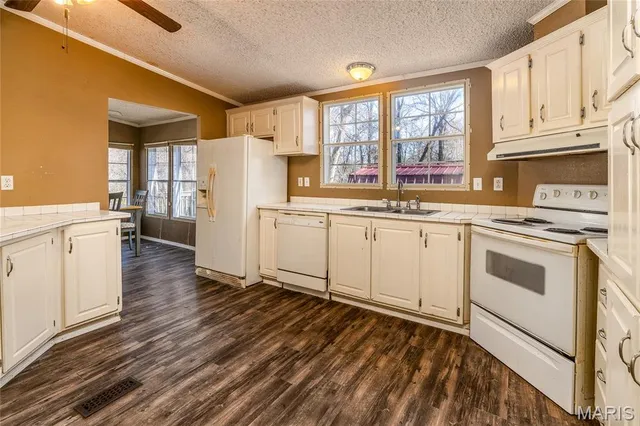 $89,500 | 302 Russell Street, Cambria, IL 62915