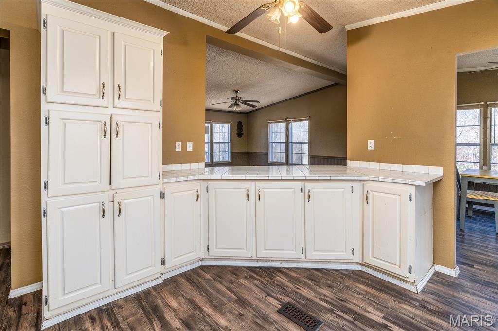 302 Russell Street Cambria, IL 62915 - Photo 16 of 40