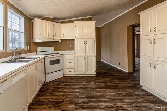 $89,500 | 302 Russell Street, Cambria, IL 62915