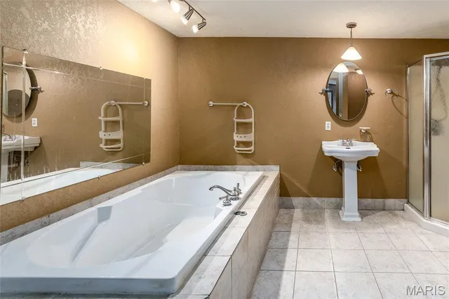 $89,500 | 302 Russell Street, Cambria, IL 62915