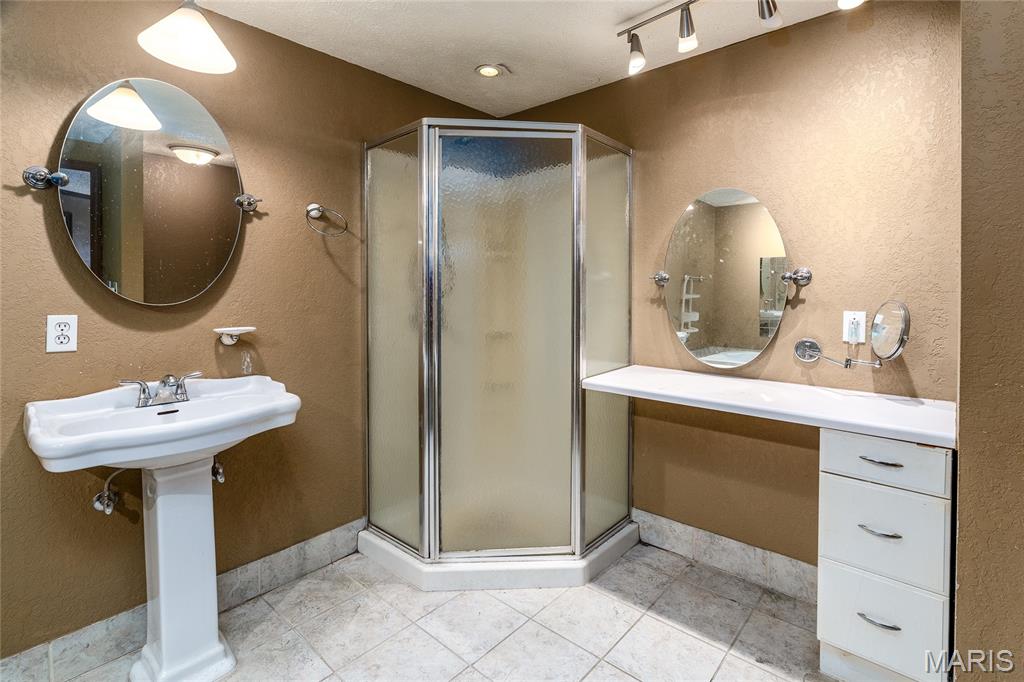 302 Russell Street Cambria, IL 62915 - Photo 31 of 40