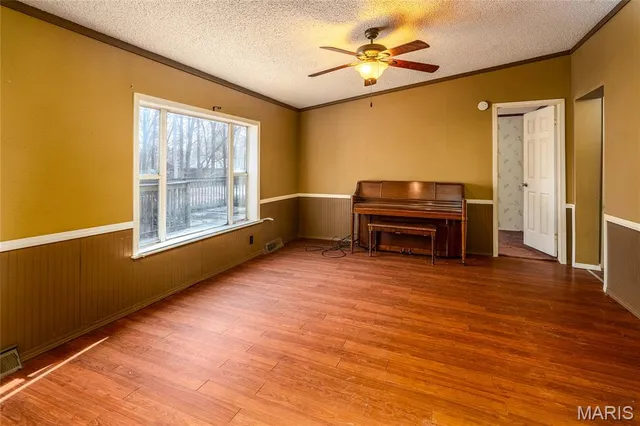 $89,500 | 302 Russell Street, Cambria, IL 62915