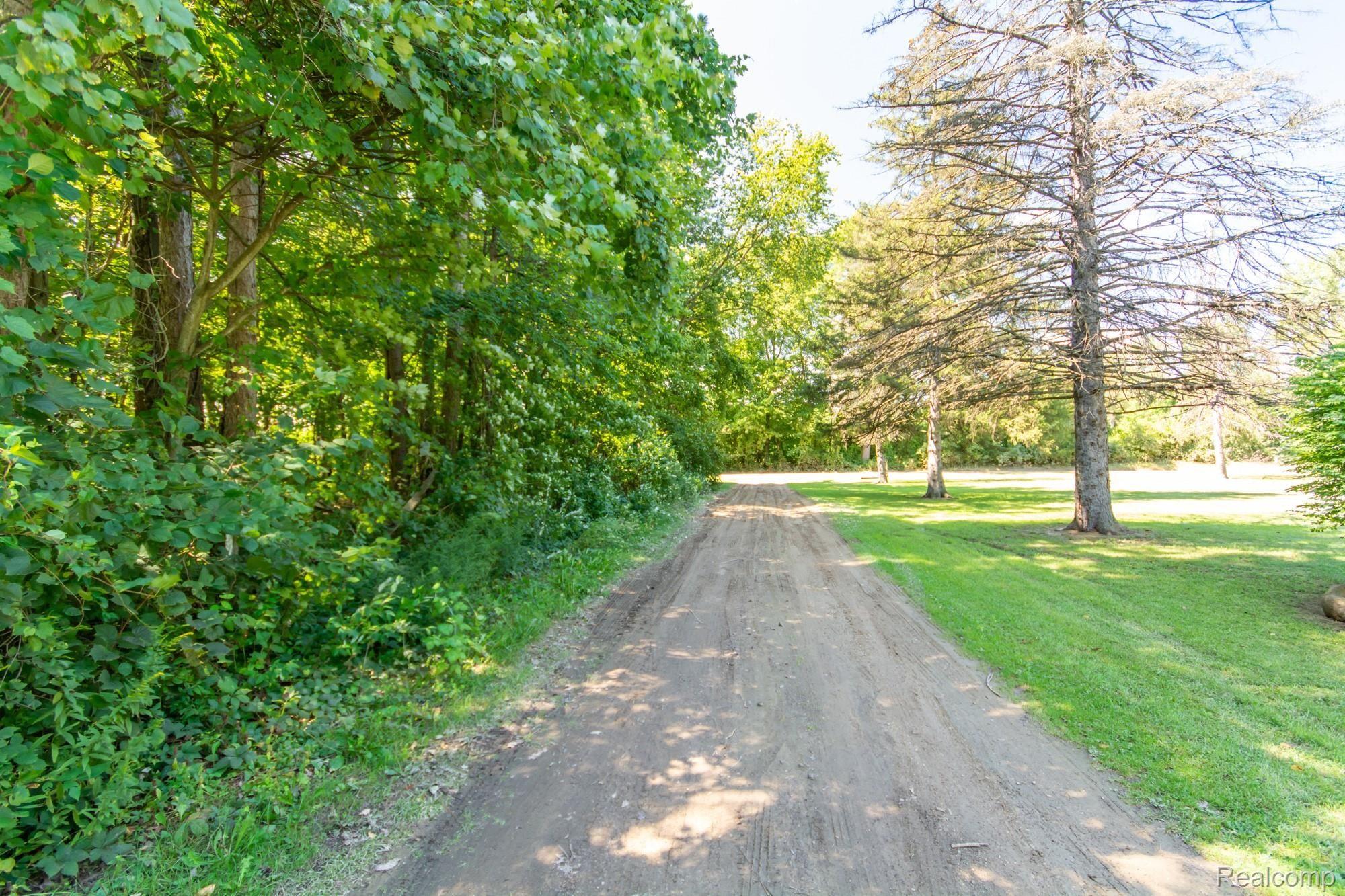 20621 Clark Road Belleville, MI 48111 - Photo 42 of 42 DSC_7557.jpg