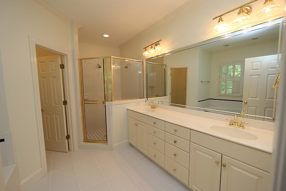 204 Buncombe Street Raleigh, NC 27609 - Photo 12 of 25 Master Bathroom