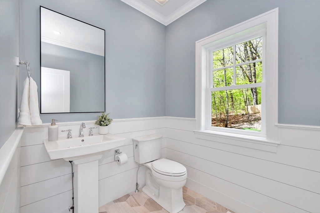 32 Brookside Avenue Lexington, MA 02421 - Photo 12 of 33 Gallery Image 12