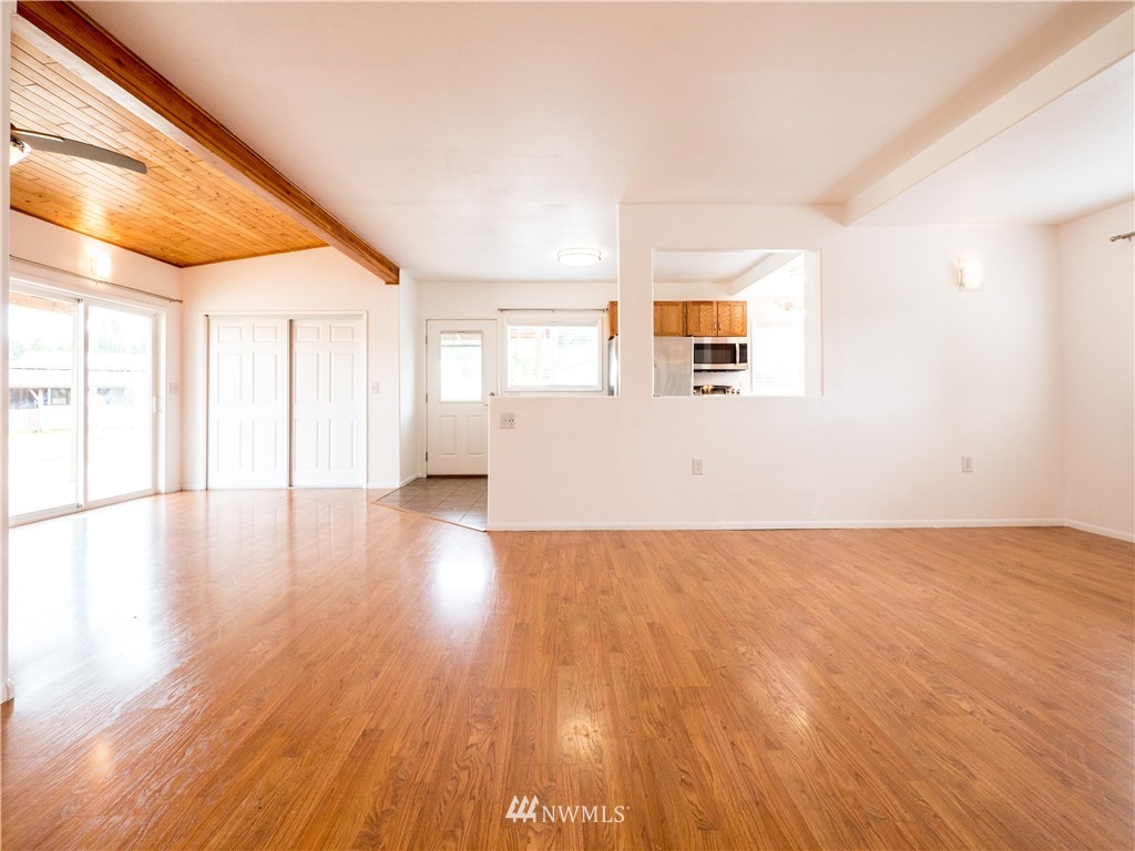9847 Case Road Southwest Olympia, WA 98512 - Photo 4 of 40 Gallery Image 4