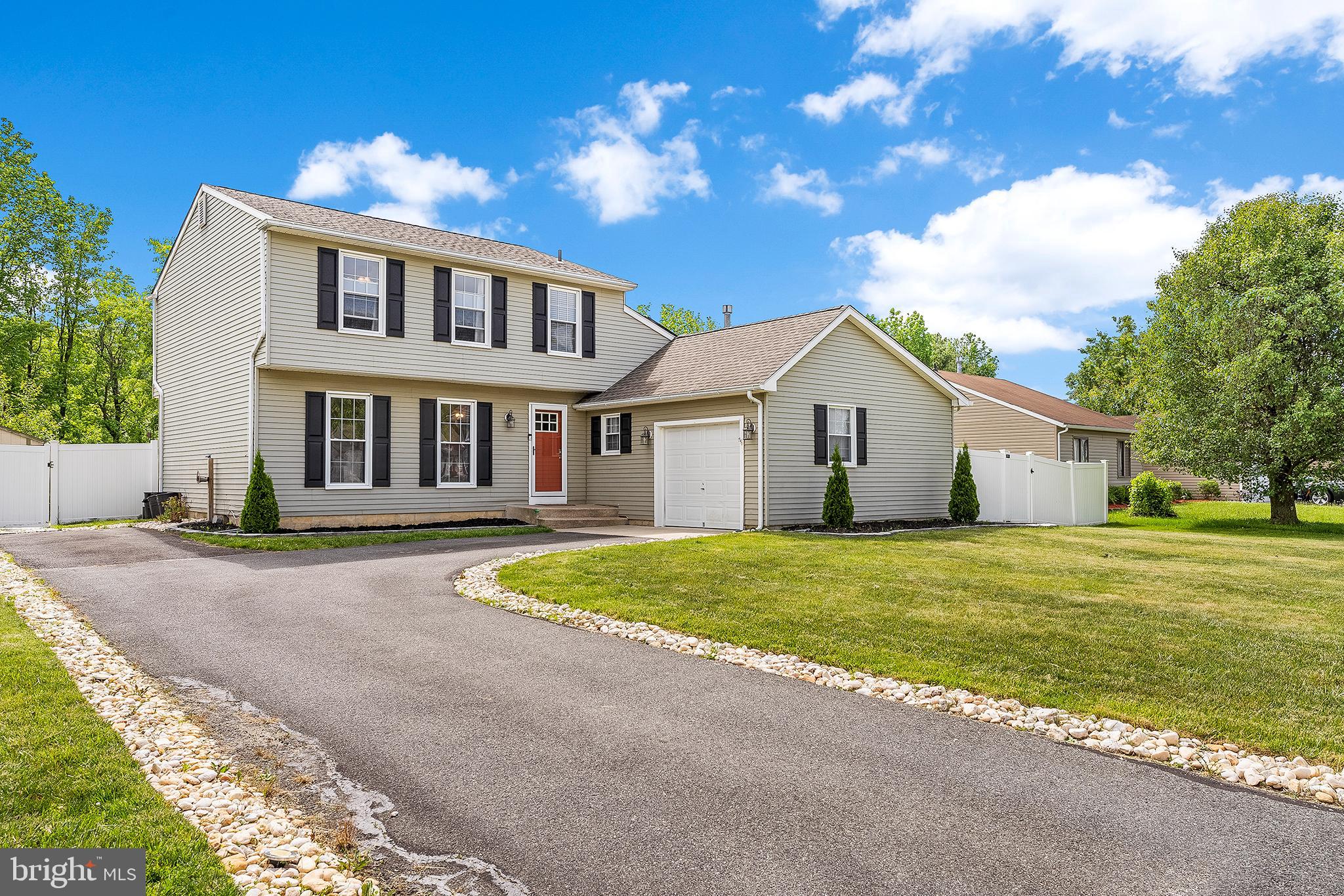 29 Hawthorne Road Sicklerville, NJ 08081 - Photo 2 of 32 Gallery Image 2