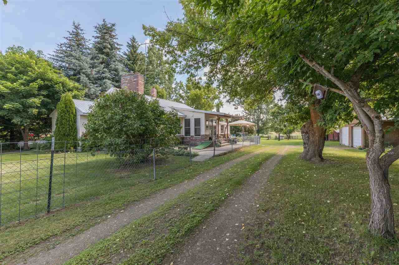 39208 North Spotted Road Clayton, WA 99110 - Photo 2 of 20