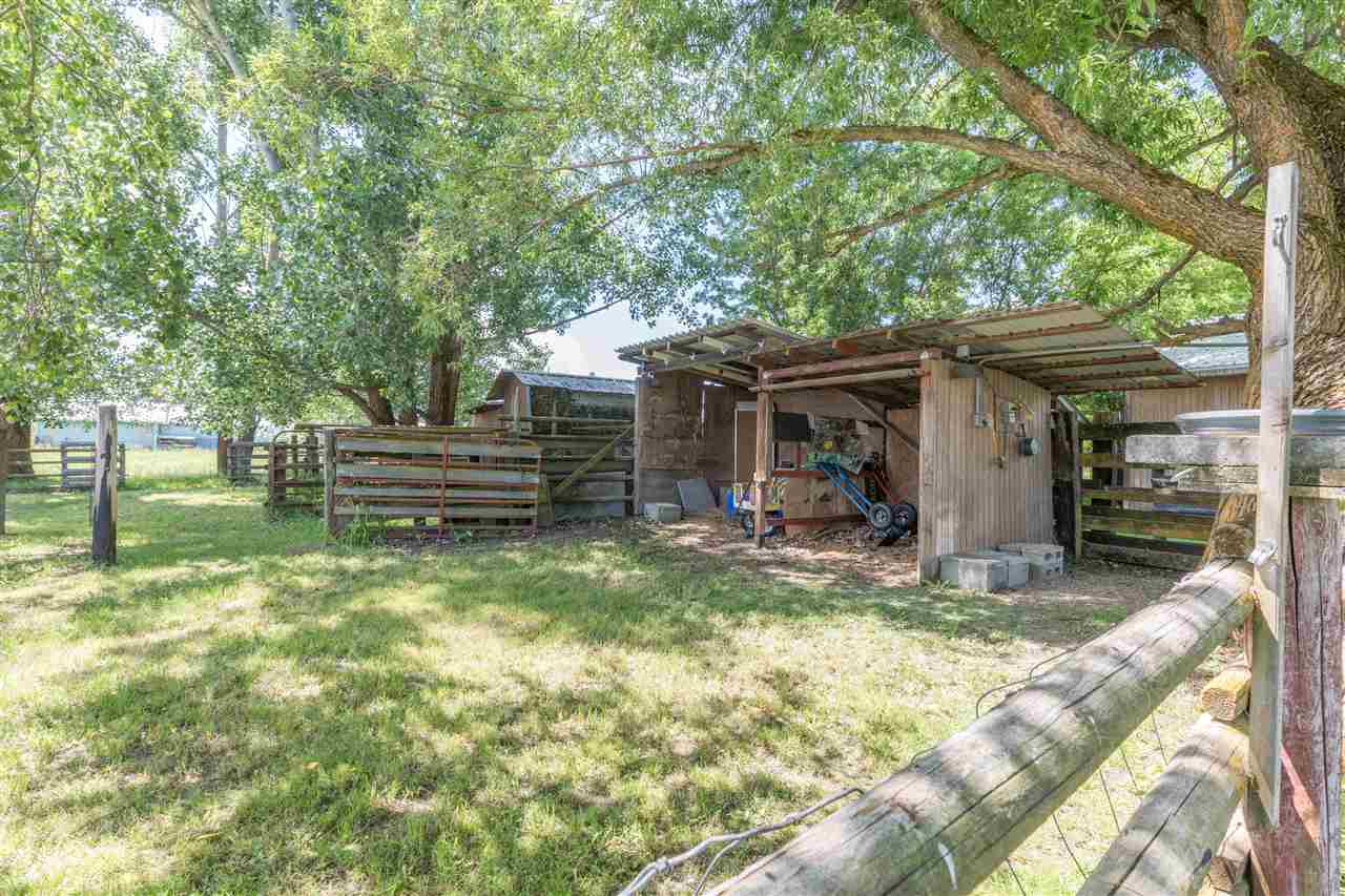 39208 North Spotted Road Clayton, WA 99110 - Photo 17 of 20