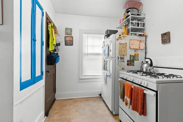 $245,000 | 1360 East Mason Street, Green Bay, WI 54301