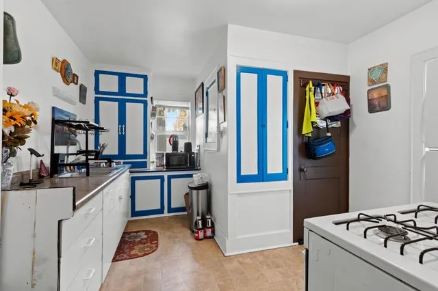 $245,000 | 1360 East Mason Street, Green Bay, WI 54301