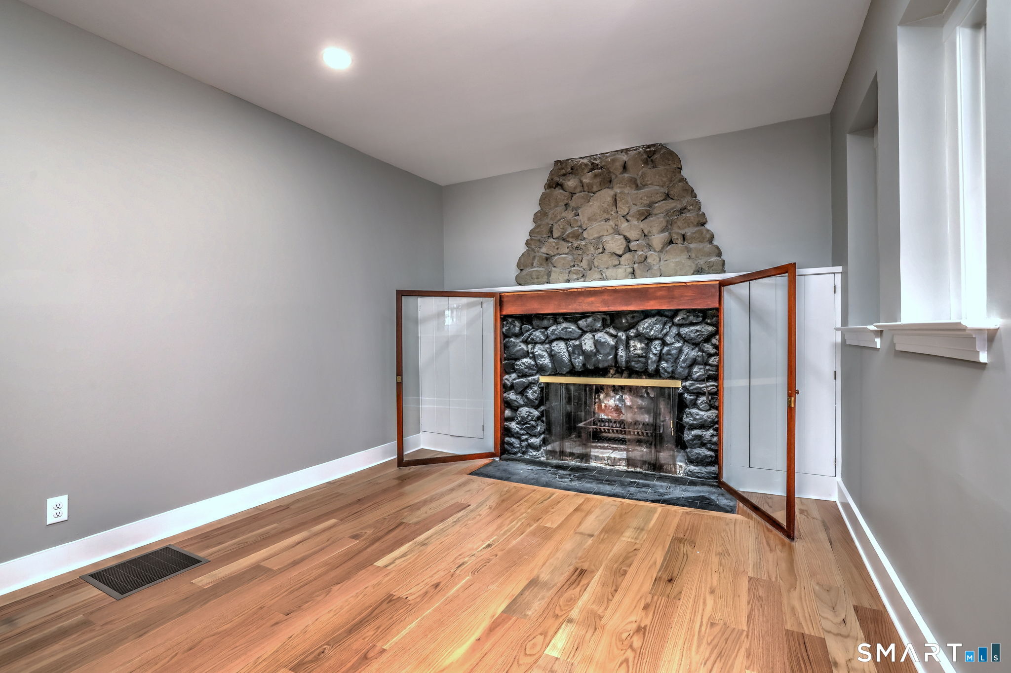 884 Grassy Hill Road Orange, CT 06477 - Photo 11 of 40