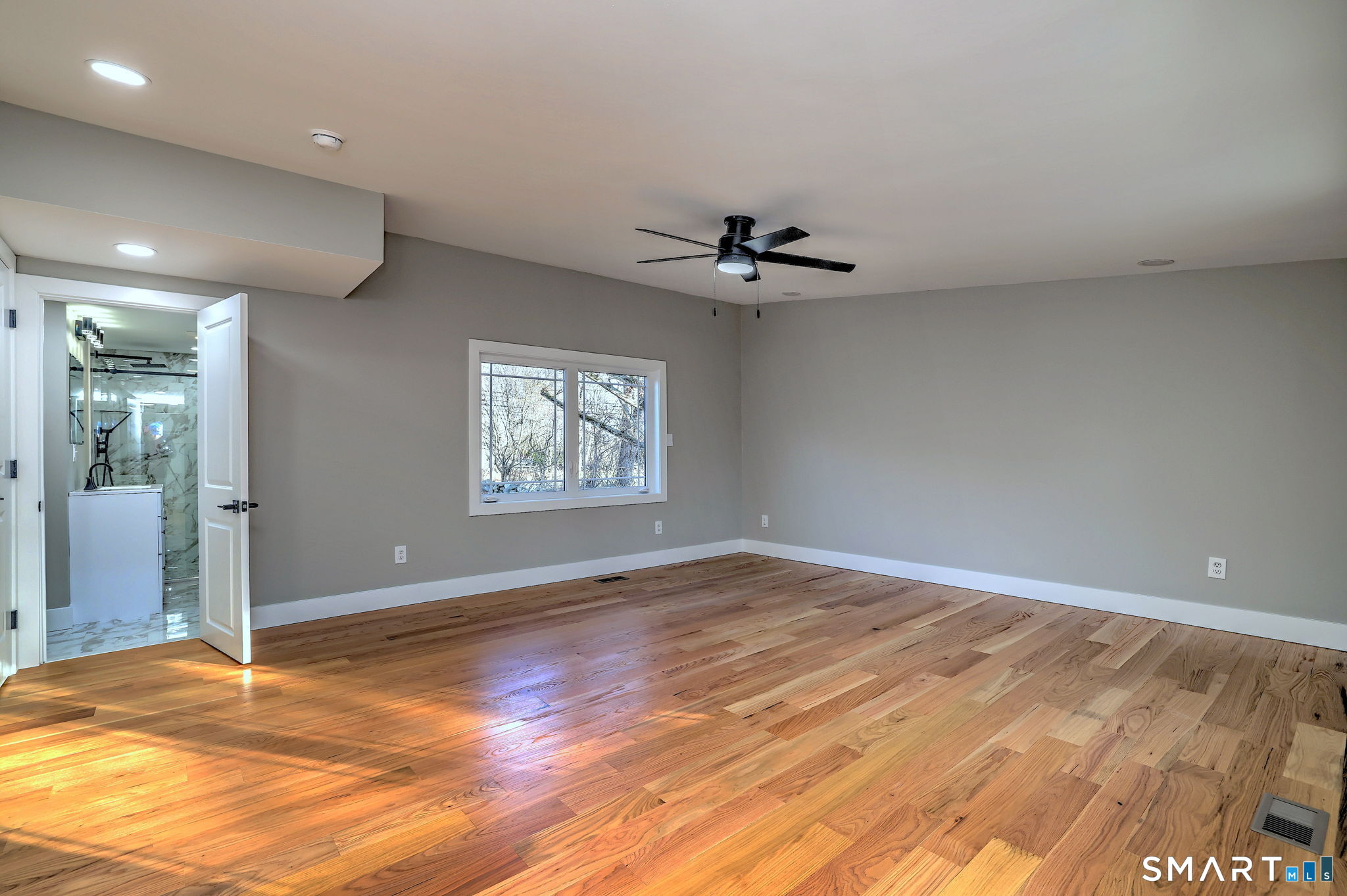 884 Grassy Hill Road Orange, CT 06477 - Photo 24 of 40