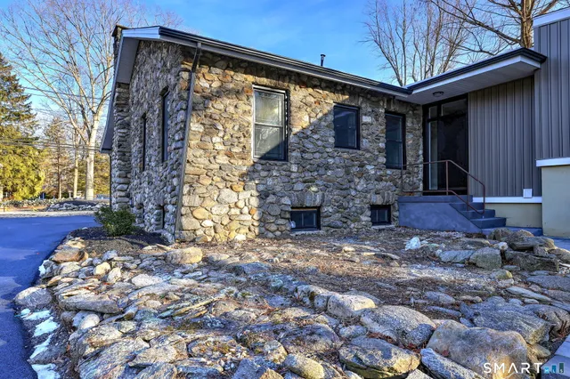 $819,000 | 884 Grassy Hill Road, Orange, CT 06477