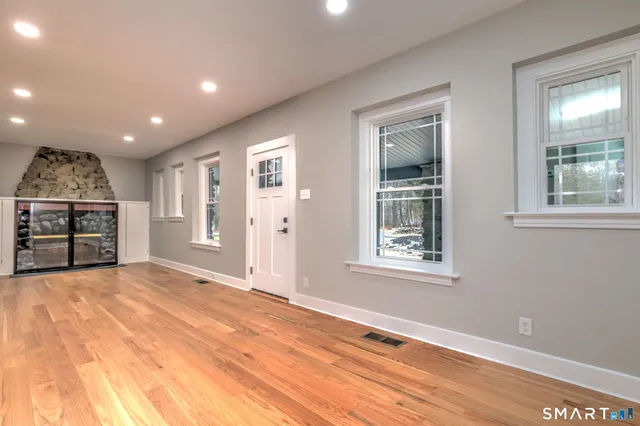 $819,000 | 884 Grassy Hill Road, Orange, CT 06477