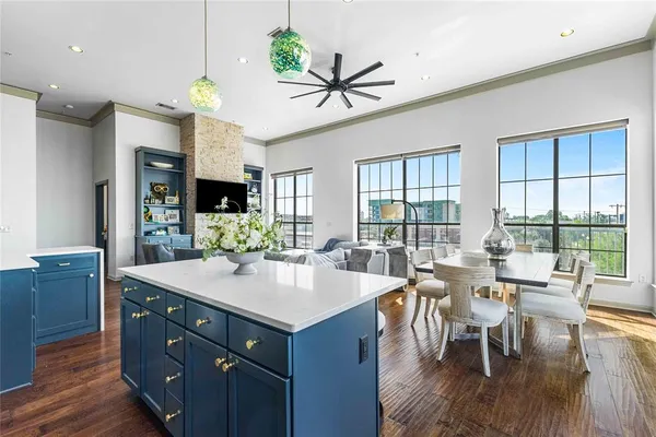 $819,900 | 330 Austin Avenue, Unit 322, Waco, TX 76701