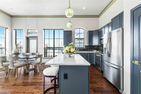 $819,900 | 330 Austin Avenue, Unit 322, Waco, TX 76701