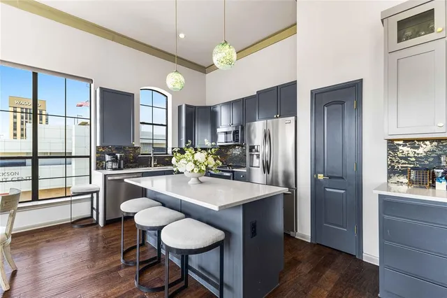 $819,900 | 330 Austin Avenue, Unit 322, Waco, TX 76701