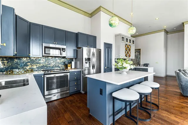 $819,900 | 330 Austin Avenue, Unit 322, Waco, TX 76701