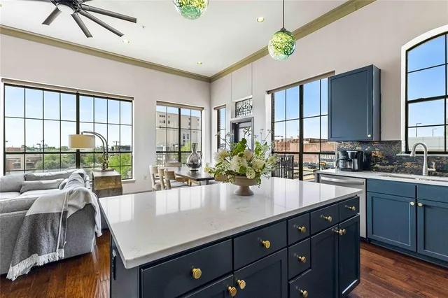 $819,900 | 330 Austin Avenue, Unit 322, Waco, TX 76701