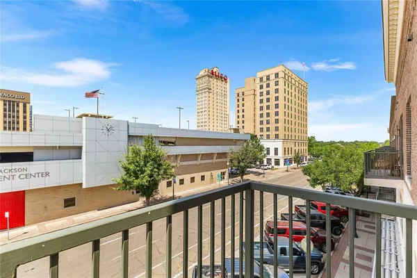 $819,900 | 330 Austin Avenue, Unit 322, Waco, TX 76701