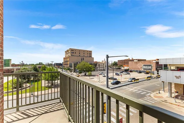 $819,900 | 330 Austin Avenue, Unit 322, Waco, TX 76701