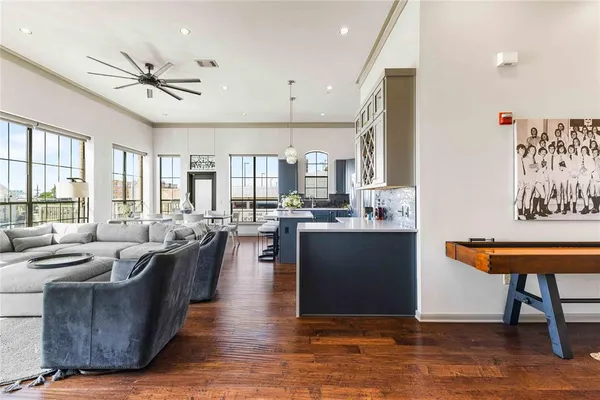 $819,900 | 330 Austin Avenue, Unit 322, Waco, TX 76701