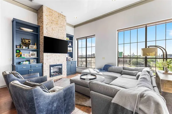 $819,900 | 330 Austin Avenue, Unit 322, Waco, TX 76701