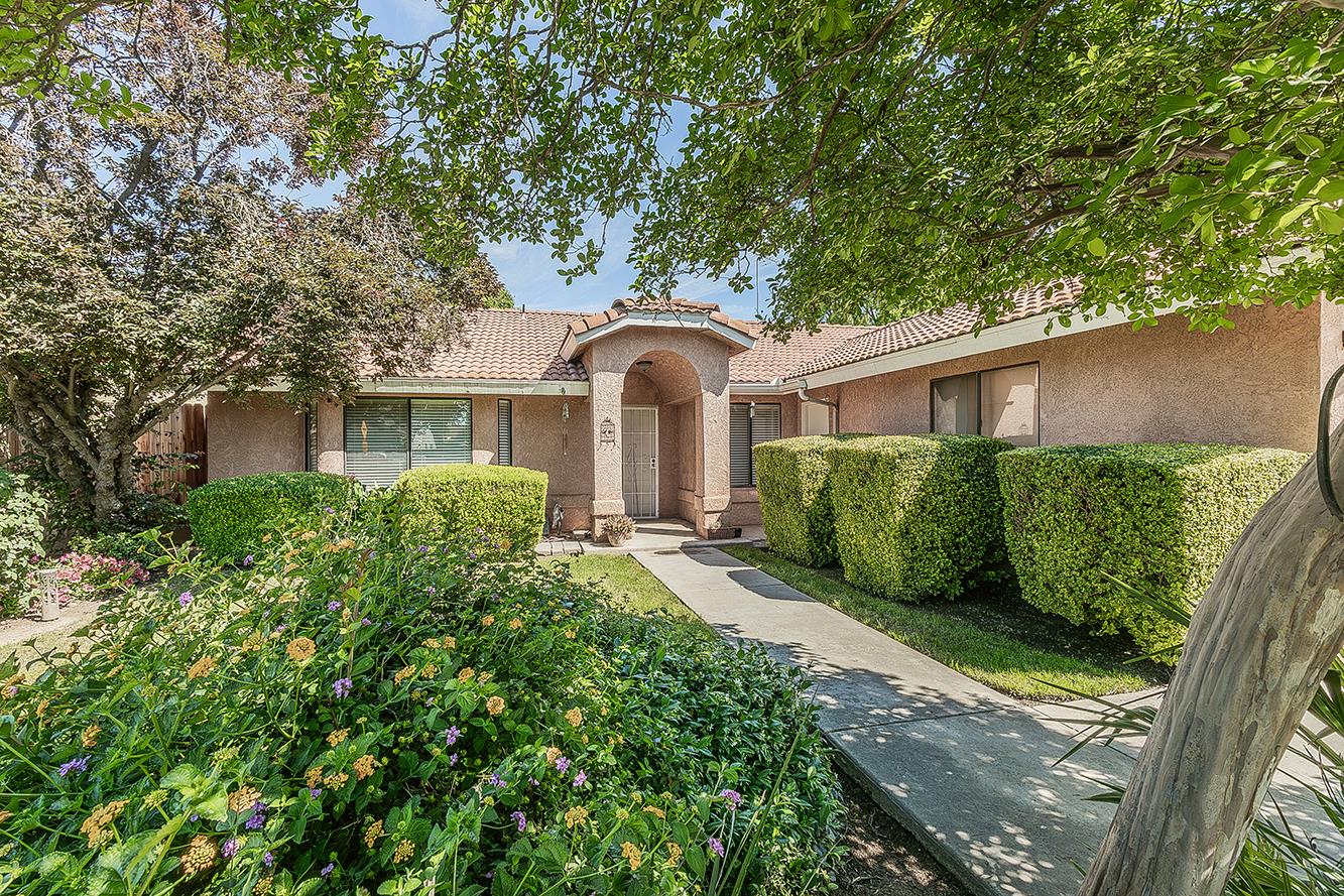 1908 East Niles Avenue Fresno, CA 93720 - Photo 29 of 30 a front view of a house with garden