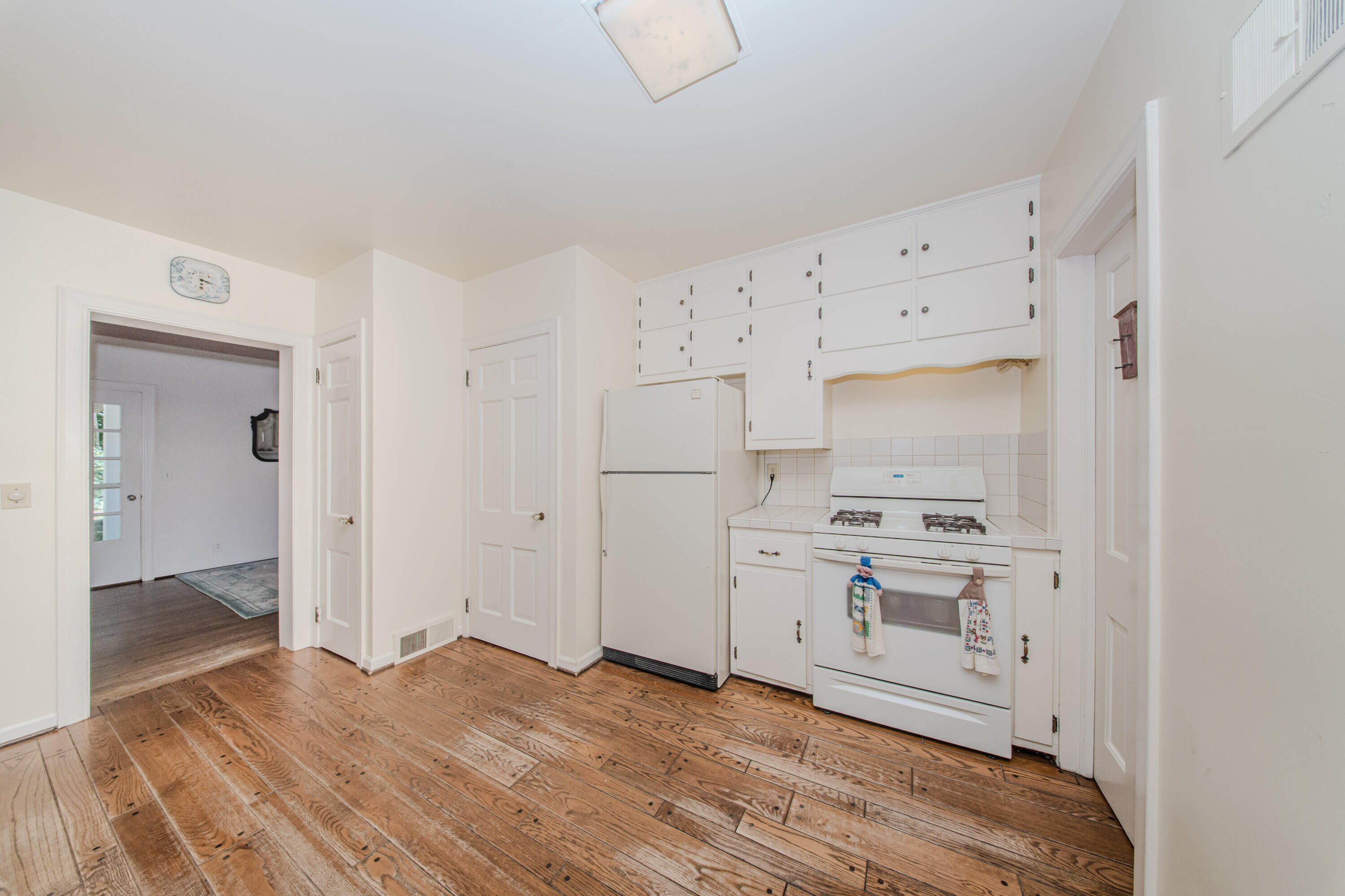 675 Mooreville Road Milan, MI 48160 - Photo 13 of 93 12 Kitchen 2