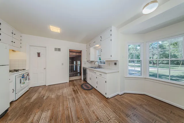 $599,000 | 675 Mooreville Road, Milan, MI 48160