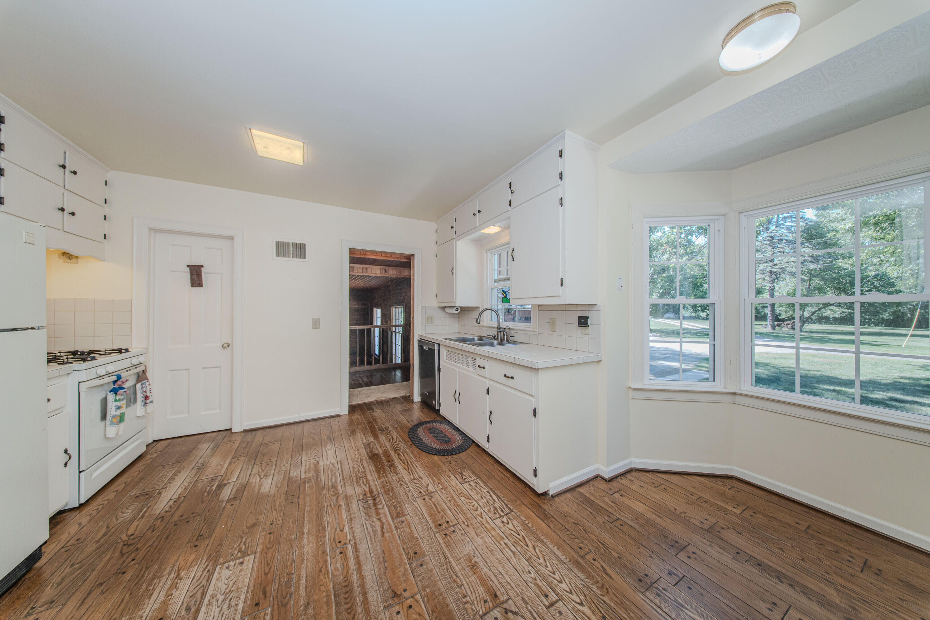 675 Mooreville Road Milan, MI 48160 - Photo 14 of 93 13 Kitchen 3