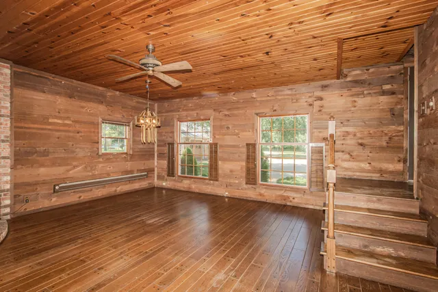 $599,000 | 675 Mooreville Road, Milan, MI 48160