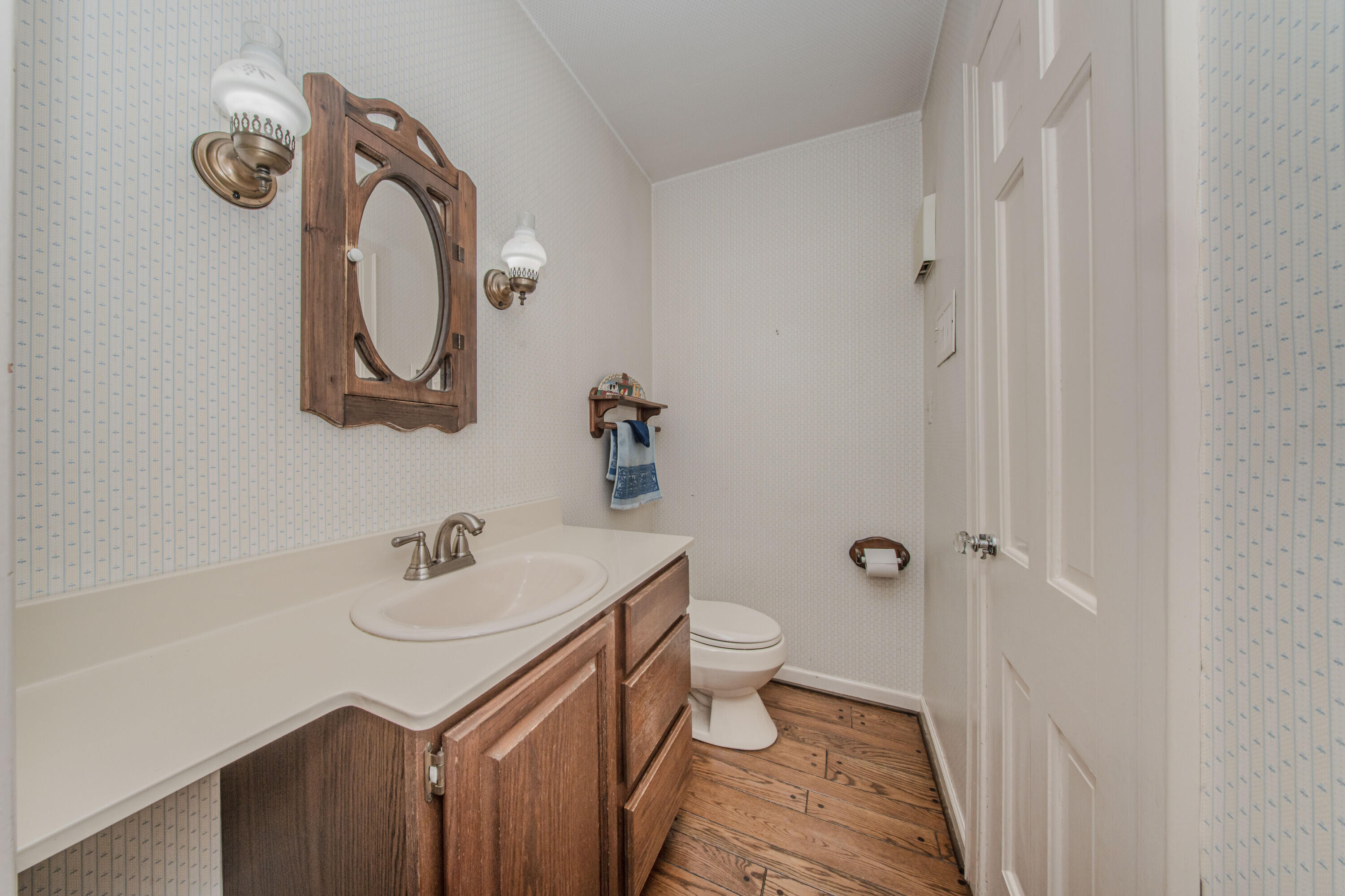675 Mooreville Road Milan, MI 48160 - Photo 27 of 93 26 Half bath