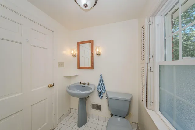 $599,000 | 675 Mooreville Road, Milan, MI 48160