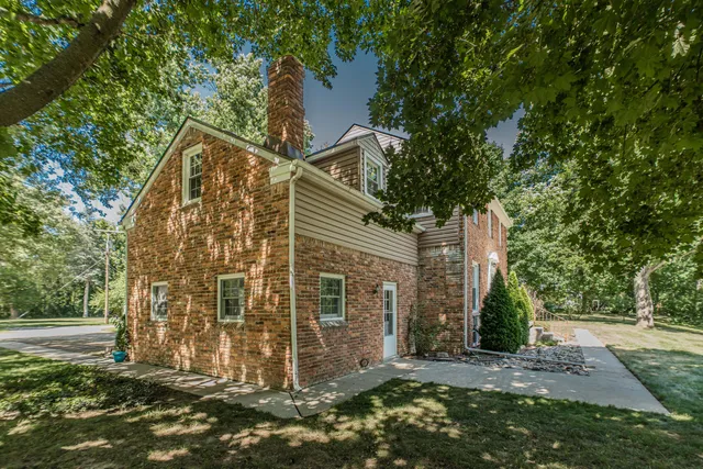 $599,000 | 675 Mooreville Road, Milan, MI 48160