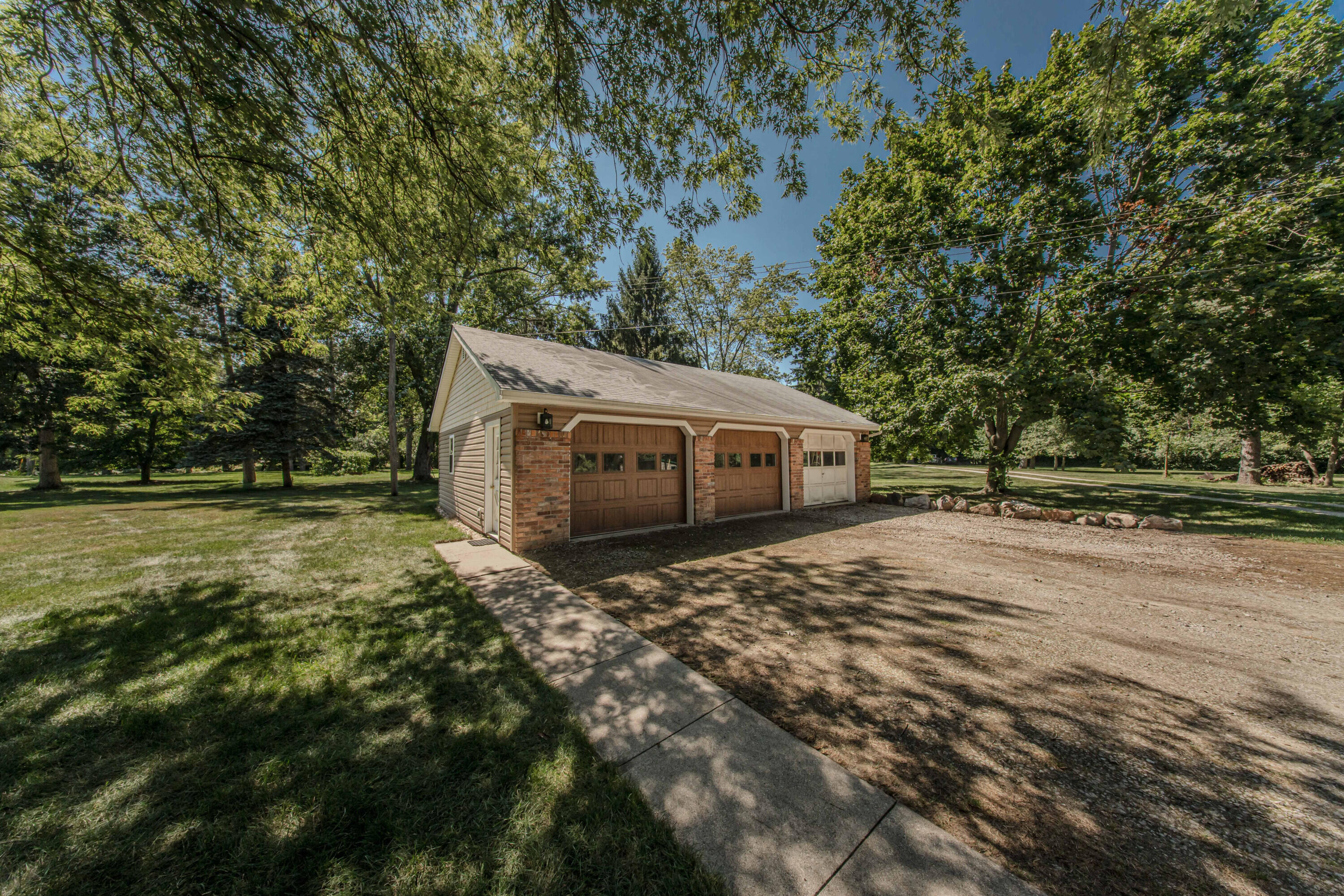 675 Mooreville Road Milan, MI 48160 - Photo 76 of 93 77 Garage 1