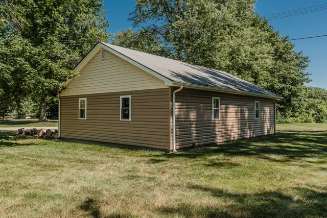 $599,000 | 675 Mooreville Road, Milan, MI 48160