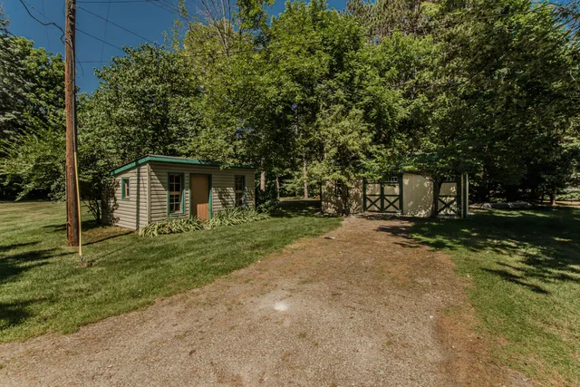 $599,000 | 675 Mooreville Road, Milan, MI 48160