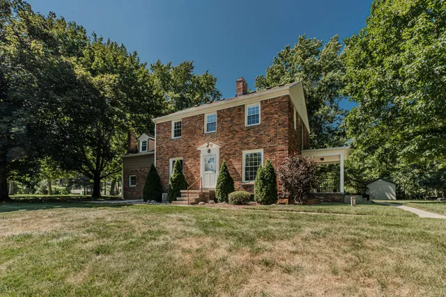 $599,000 | 675 Mooreville Road, Milan, MI 48160