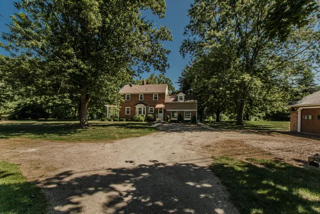 $599,000 | 675 Mooreville Road, Milan, MI 48160