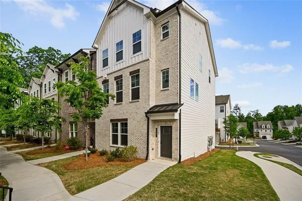 $3,100 | 3381 Macaiva Alley, Avondale Estates, GA 30002