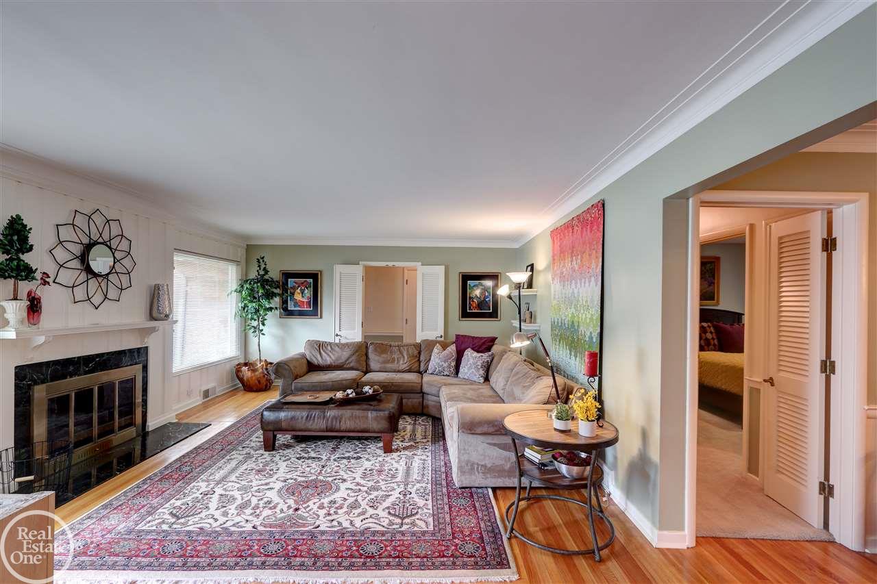 1160 South Renaud Road Grosse Pointe Woods, MI 48236 - Photo 18 of 48