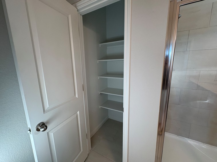 111 Elm Br Trail Taylor, TX 76574 - Photo 4 of 26 Pantry