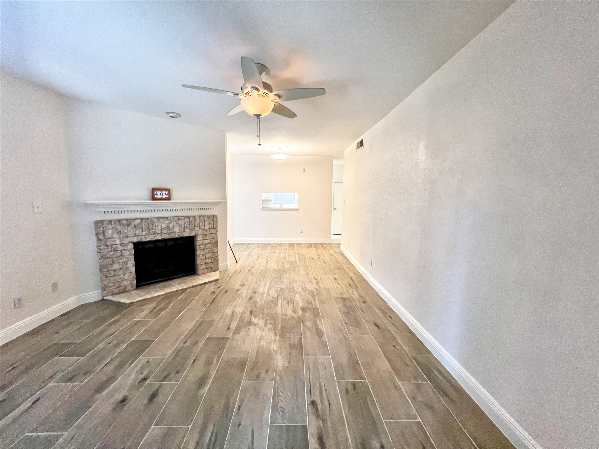 3130 Walnut Bend Lane, Unit 409 Houston, TX 77042 - Photo 7 of 30 DEN ENTRY