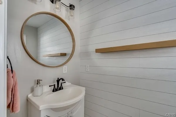 $2,200 | 31795 Highway 11, Philadelphia, NY 13673