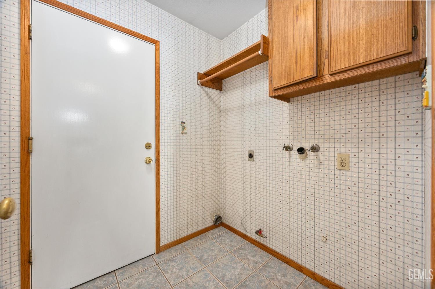 Undisclosed Address Bakersfield, CA 93307 - Photo 21 of 26 a view of bathroom