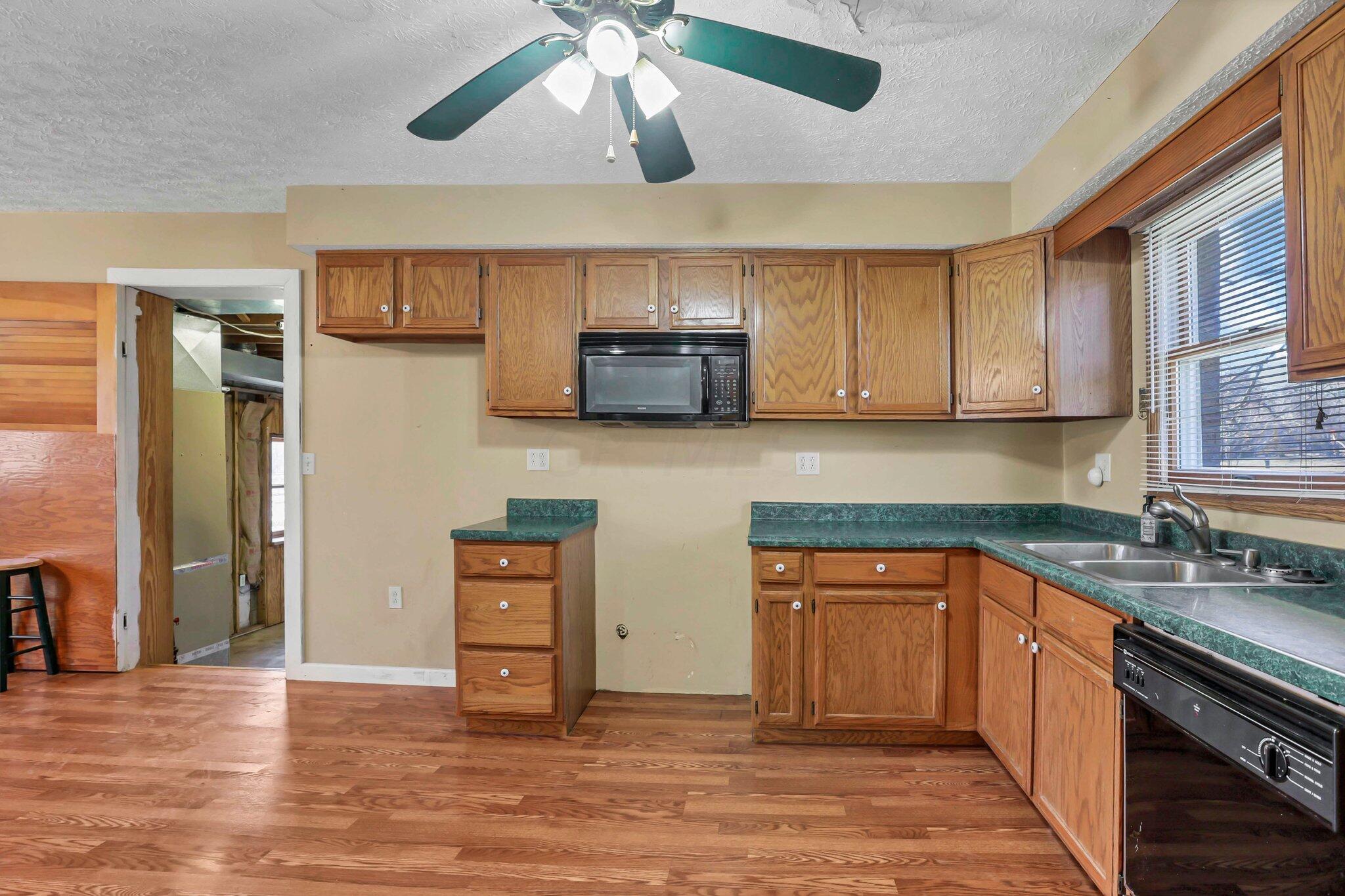 5225 Deeds Road Southwest Pataskala, OH 43062 - Photo 12 of 43 Kitchen