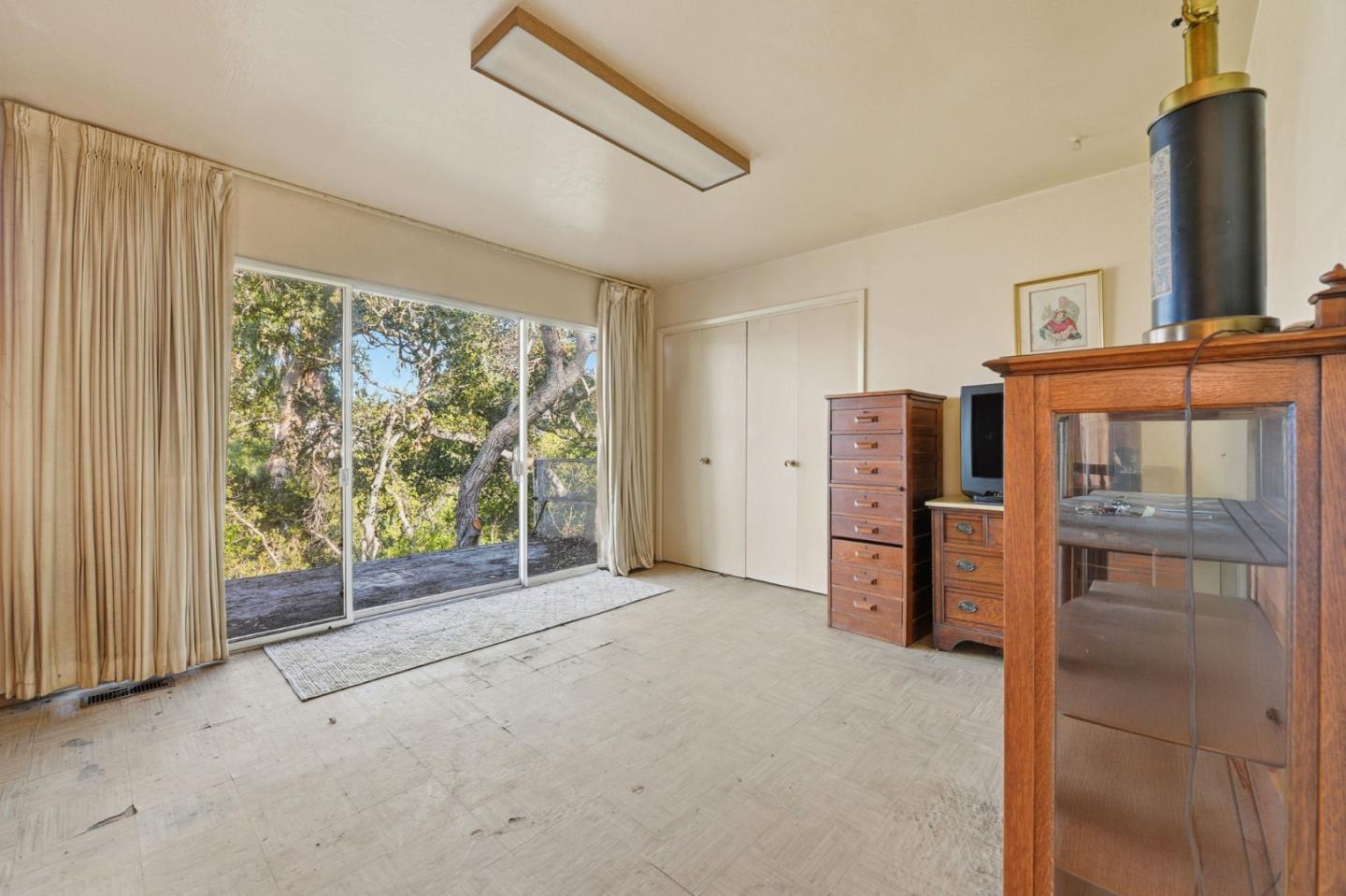 3915 Kingridge Drive San Mateo, CA 94403 - Photo 20 of 47 a view of a kitchen with refrigerator and furniture