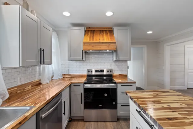 $349,900 | 2547 Highway 70 East, Waverly, TN 37185